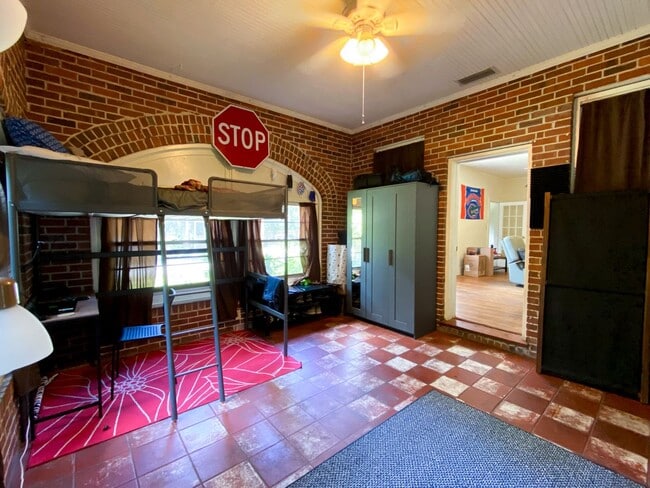 Building Photo - 1714 NW 3rd Pl