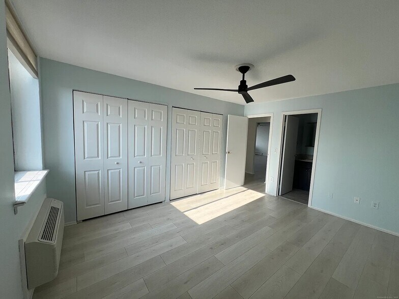 Building Photo - 1460 Elm St