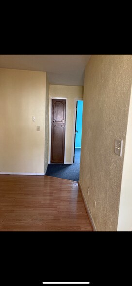Building Photo - 303 N Lincoln Ave