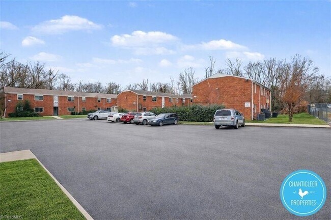 Building Photo - 1603 Autumn Dr