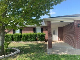 Building Photo - Spacious 3 bdrm 2 bath close to Ft. Hood &...