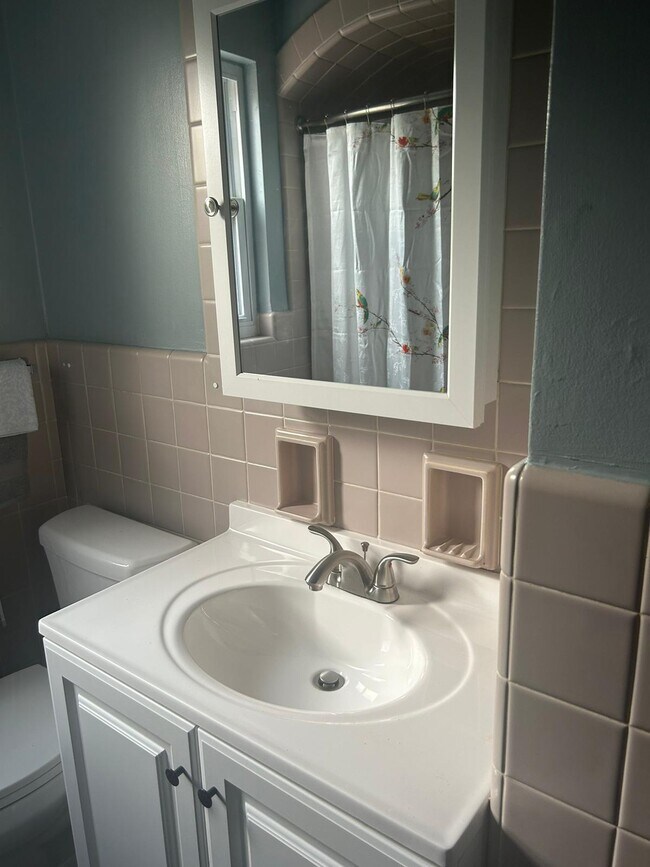 Building Photo - 509 Ogden Ave