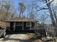 Building Photo - 490 Chalet Village Dr