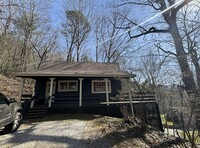 Building Photo - 490 Chalet Village Dr