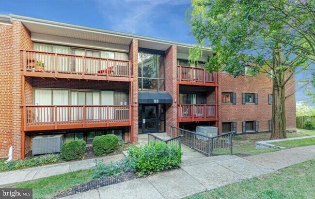 Building Photo - 53 Skyhill Rd