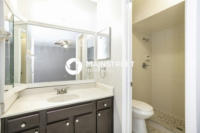 Building Photo - 3 Bedroom Pet-Friendly Home in Kissimmee, ...
