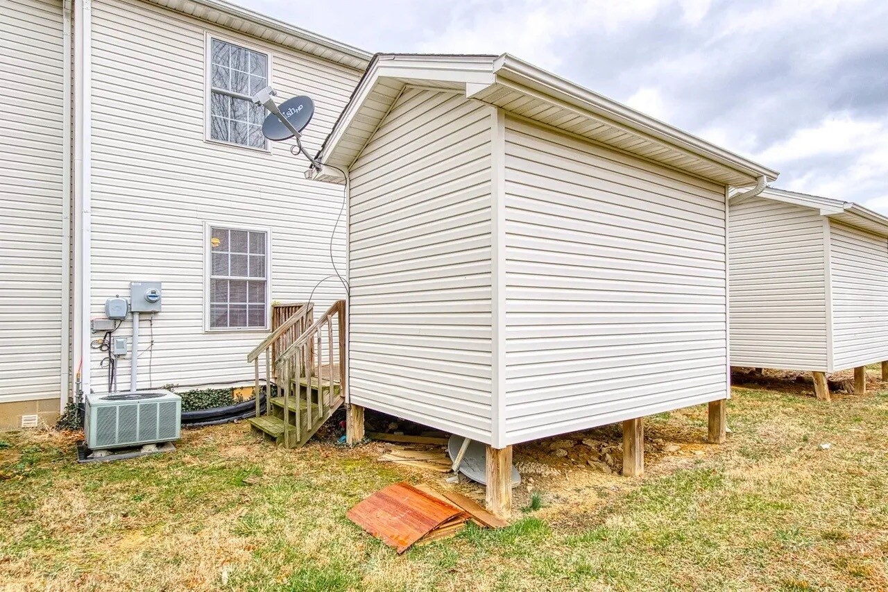 Shed - 650 Republic Rd