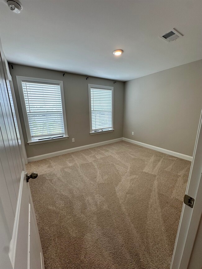 Building Photo - 686 Oyster Dr