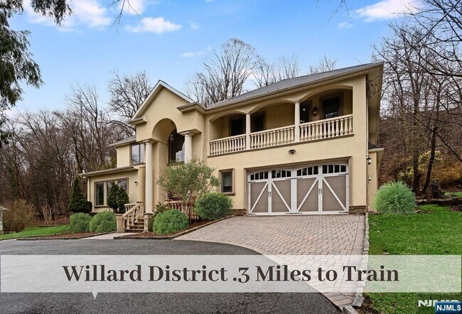 Building Photo - 230 Hillcrest Rd