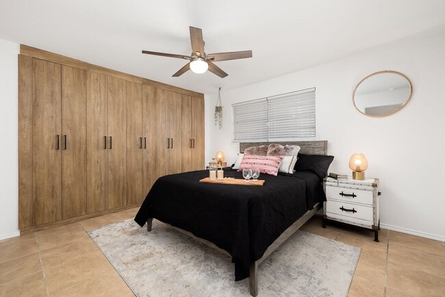 Building Photo - Sunny & Stylish Mission Home!