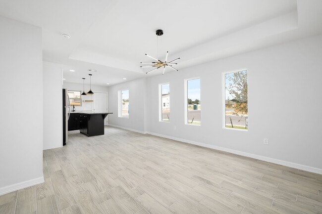 Building Photo - 3300 Fuerte Ave