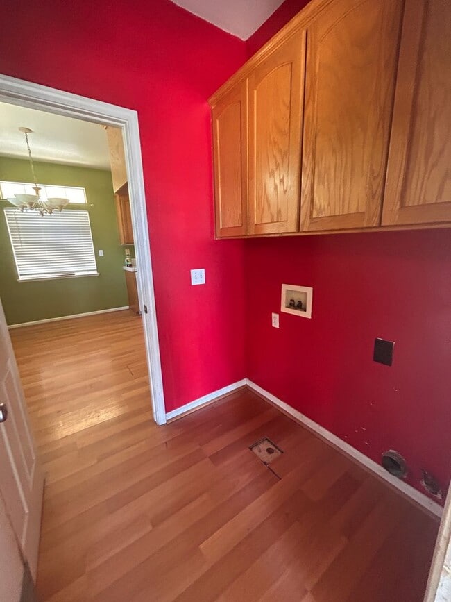 Building Photo - Open and spacious in Lemoore