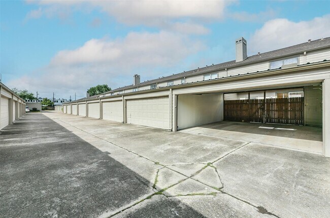 Building Photo - 1201 McDuffie St