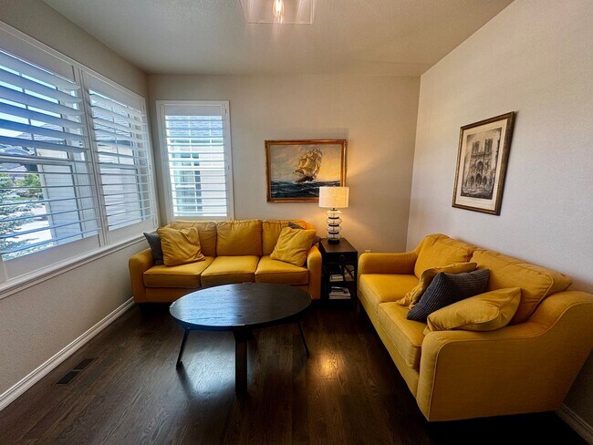 Building Photo - Stunning 5 Bedroom Home in Cordera with access to Community center with pool