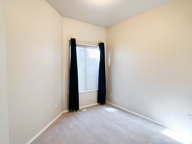 Building Photo - 6733 Snow Goose Cir