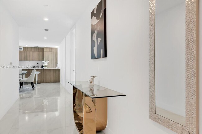 Building Photo - 17550 Collins Ave