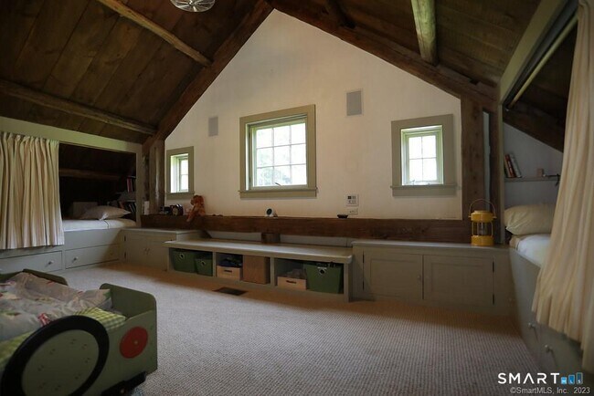 Building Photo - 18 Plumb Hill Rd
