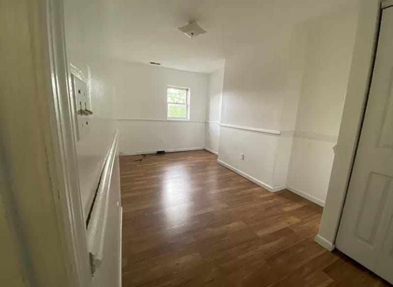 Building Photo - 1407 E Carson St