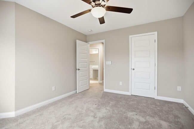Building Photo - 254 Harness Way