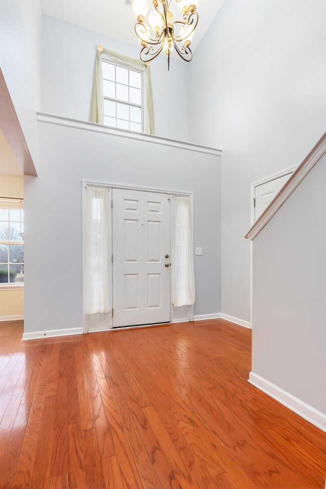 Building Photo - 117 Vancouver Rd