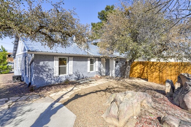 Building Photo - 2 Bedroom 1 Bath Single Family Home in Prescott
