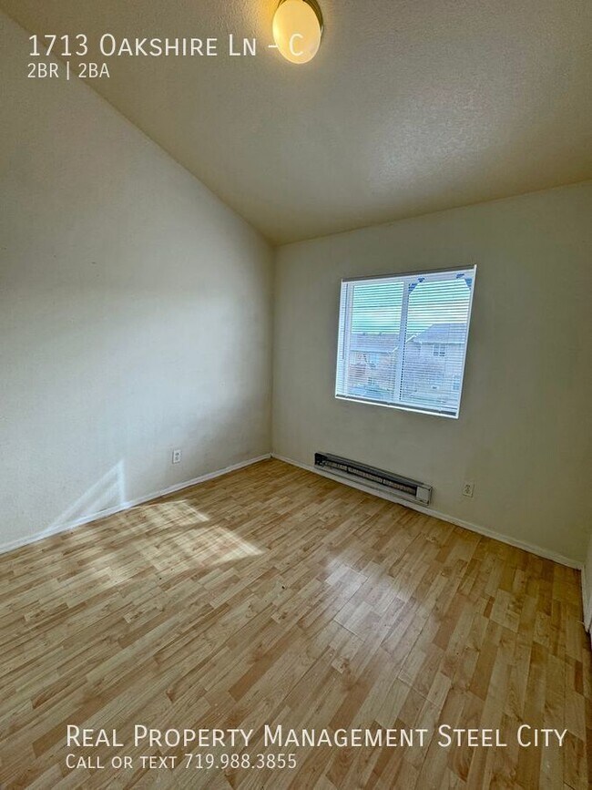 Building Photo - 1713 Oakshire Ln