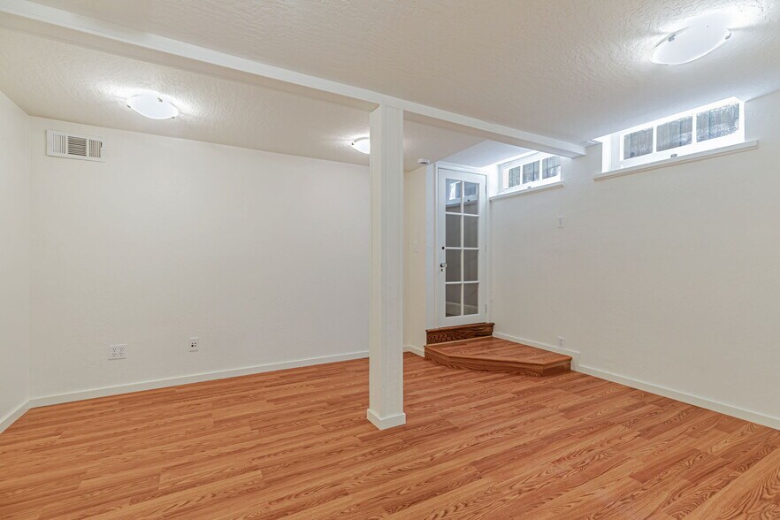 Building Photo - 1196 Hamilton Ave