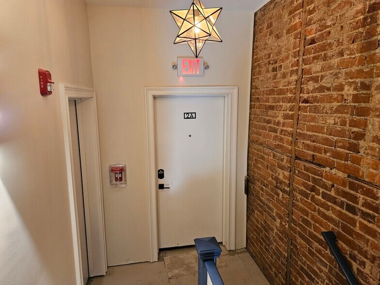Primary Photo - 125 E 3rd St