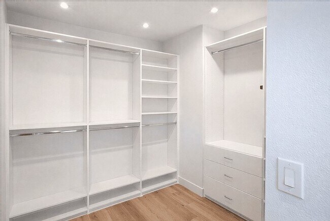 Building Photo - 4413 Santorini Ln