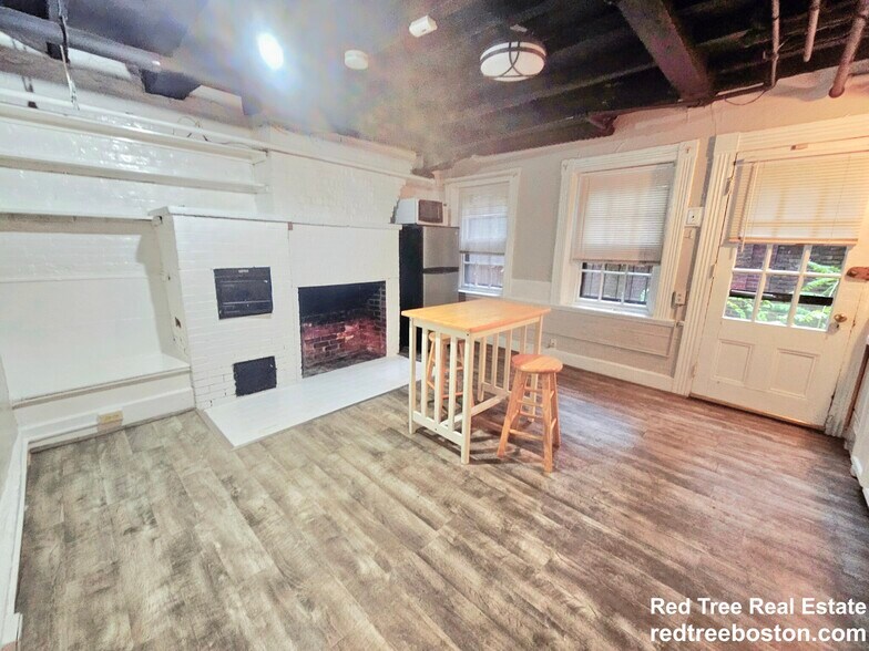 Building Photo - 2 Champney Pl