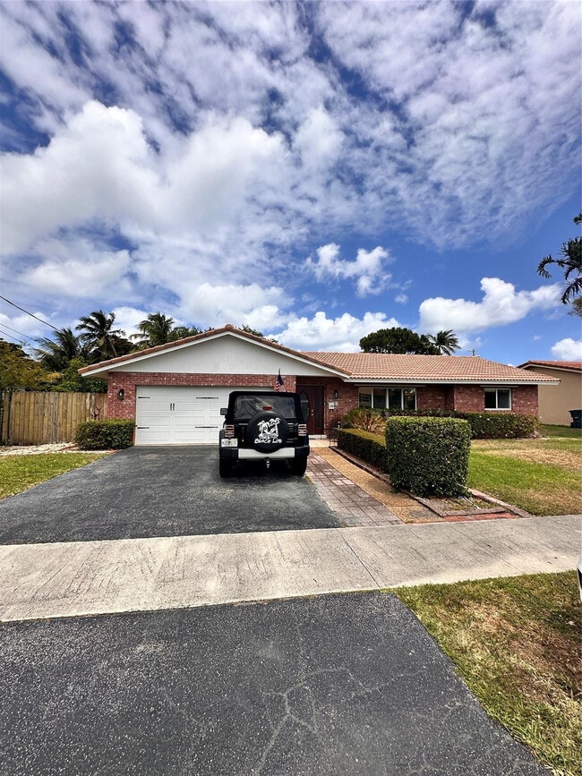 Building Photo - 1098 NW 15th Ave