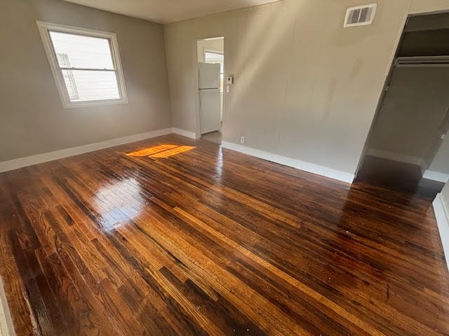 Building Photo - 1913 W Ewing Ave