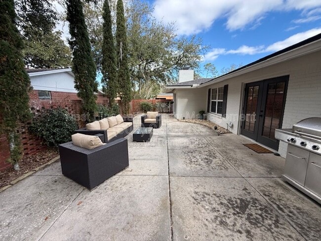 Building Photo - 7104 Catalonia Ave