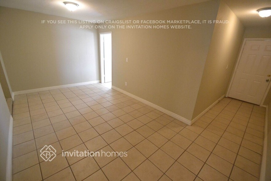 Building Photo - 1643 N 56th Ln