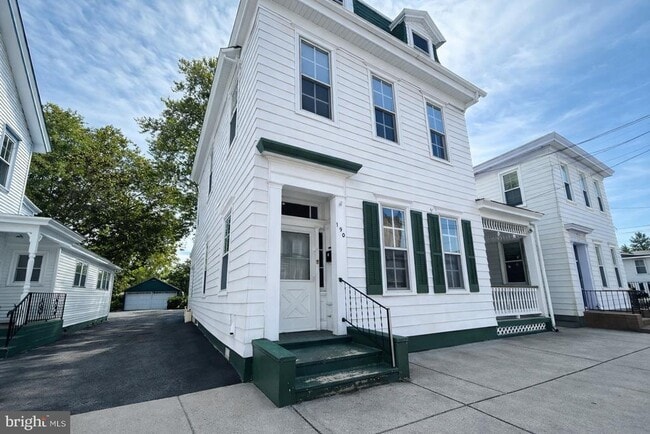 Building Photo - 190 7th St