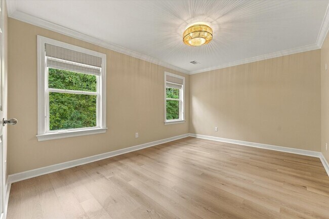 Building Photo - 1414 Chantilly Ln