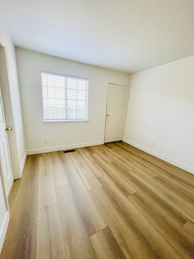 Building Photo - 55-57 S. 33rd Street