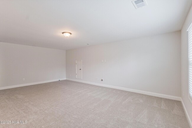 Building Photo - 570 Tullimore Ln