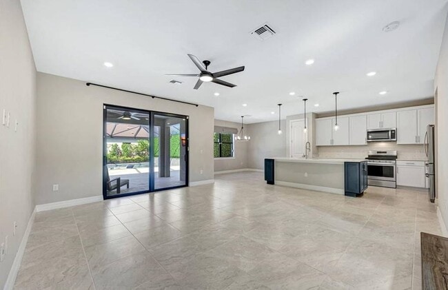 Building Photo - 7265 Wilton Dr N