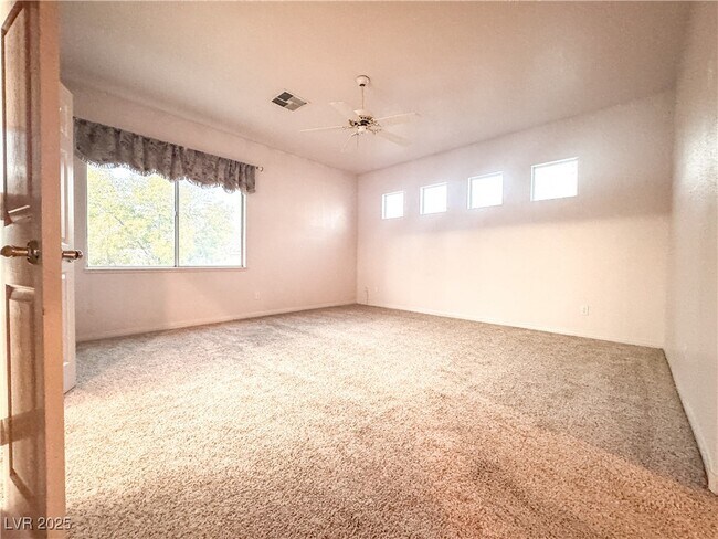 Building Photo - 9532 Aspen Glow Dr