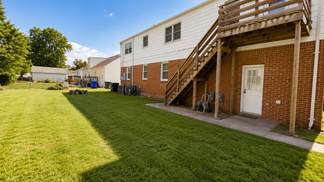 Building Photo - 3774 Chatham Cir