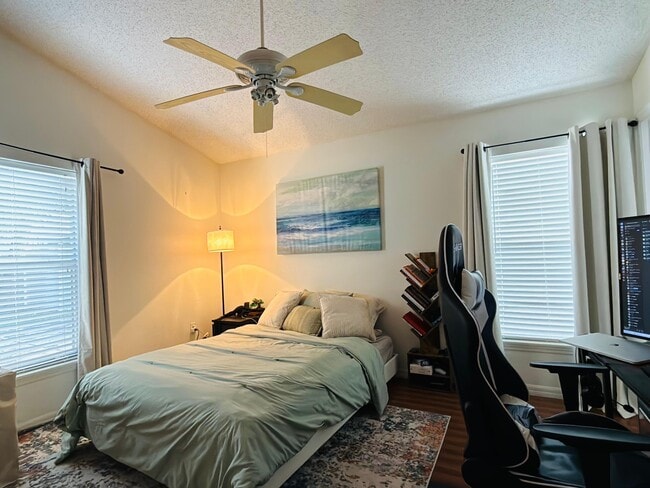 Building Photo - 6912 Long Needle Ct