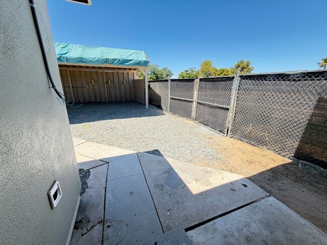 Building Photo - 2 bedroom with outside shed and carport.