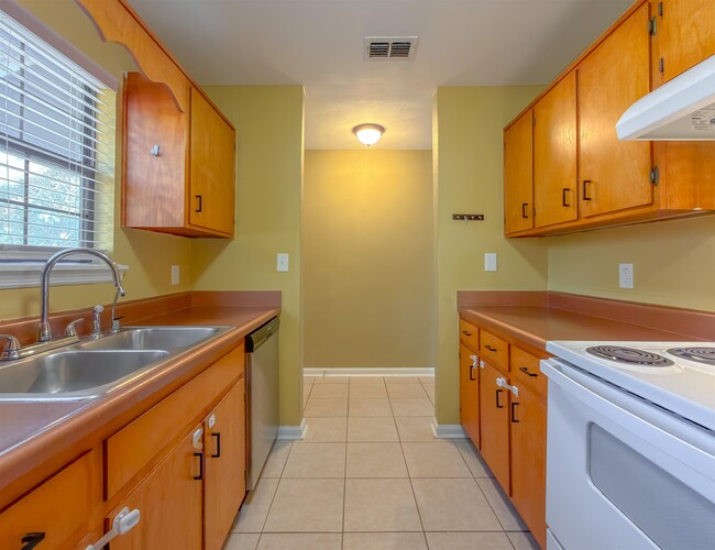 Building Photo - 1801 Meriadoc Rd