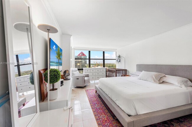 Building Photo - 1915 Brickell Ave