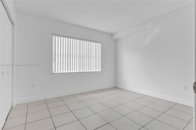 Building Photo - 15665 SW 74th Cir Dr