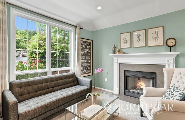 Building Photo - $1000 Off First Months Rent in Lake Oswego