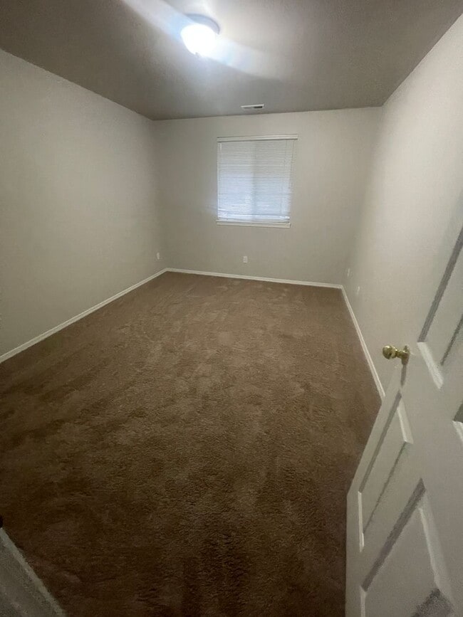 Building Photo - Lynnwood Condo