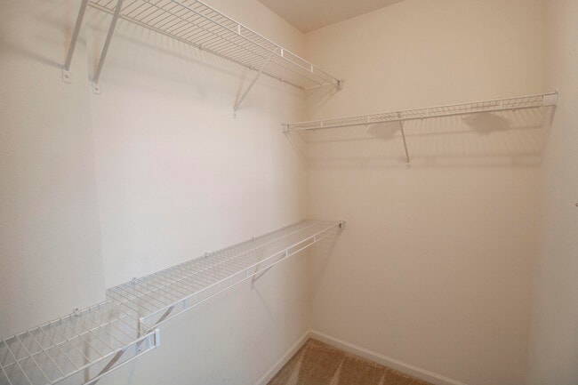 Building Photo - 5000 Derby Ridge Dr