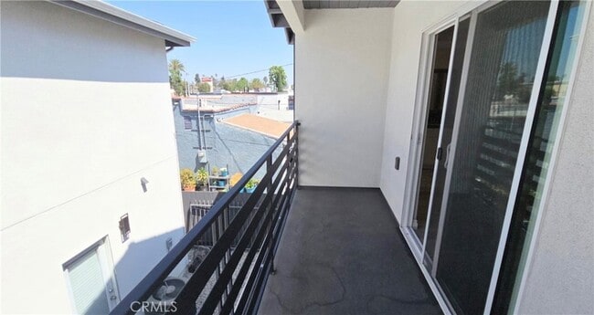 Building Photo - 10824 Long Beach Blvd